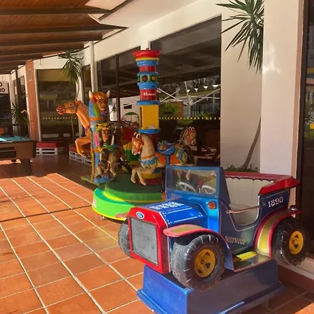 Mariacast Clube Da Da Rocha * Portimao